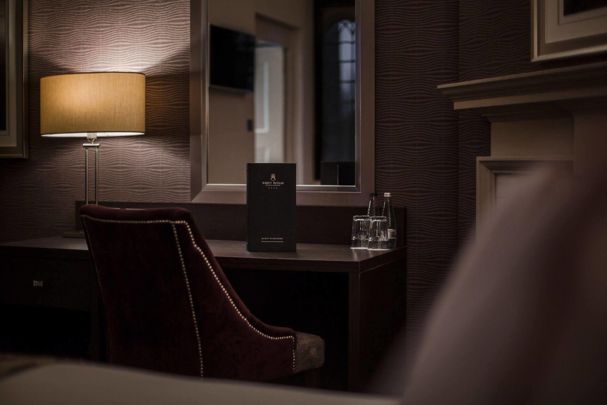 Abbey House Hotel Барроу-ин-Фернесс Экстерьер фото